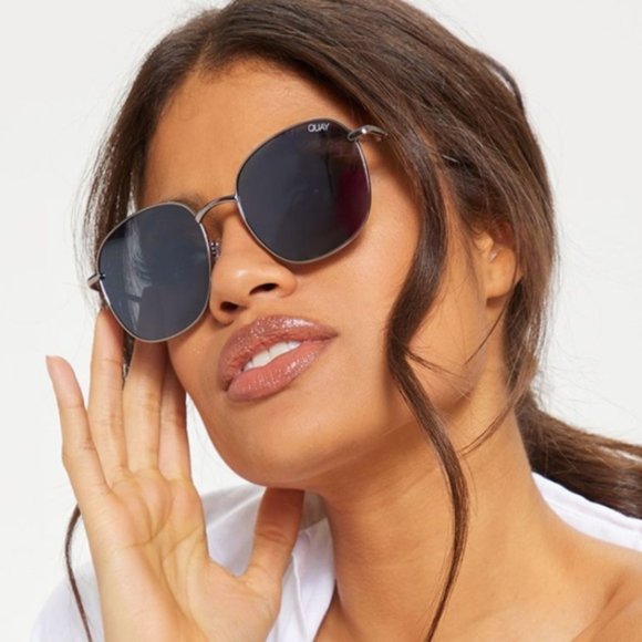 QUAY // jezabell gunmetal frame silver mirror lens - Picture 6 of 8